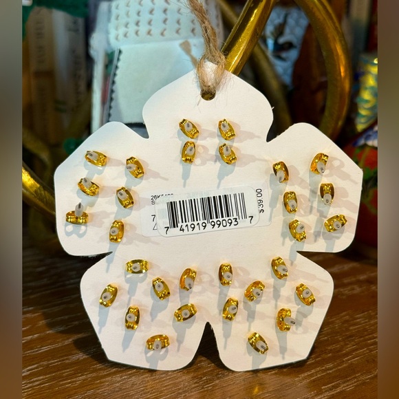 Berry 15 pair of Gold Tone Stud Earrings NWT w/ Hemp Card 99% Recycled Materials - Picture 4 of 6